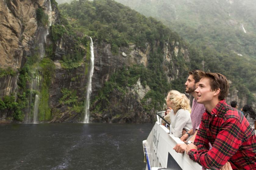 SAVE 10% on Milford Sound Nature Cruise